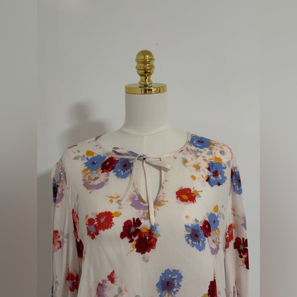 Lucky Brand Floral Top Size Large – Boho Vibe, Smocked Details, Feminine.  SKU 9 - Picture 3 of 12